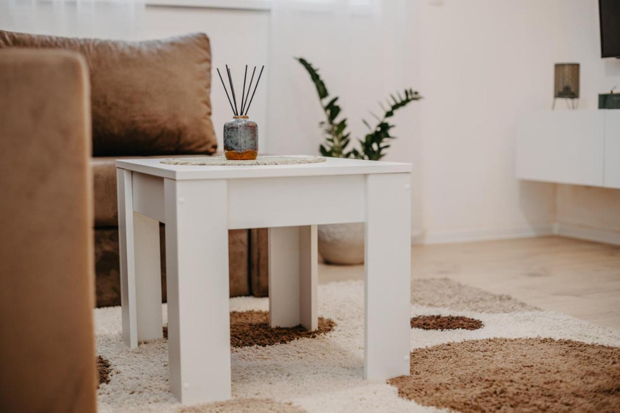 Stan Na Dan Flora Nevesinje Apartment ภายนอก รูปภาพ