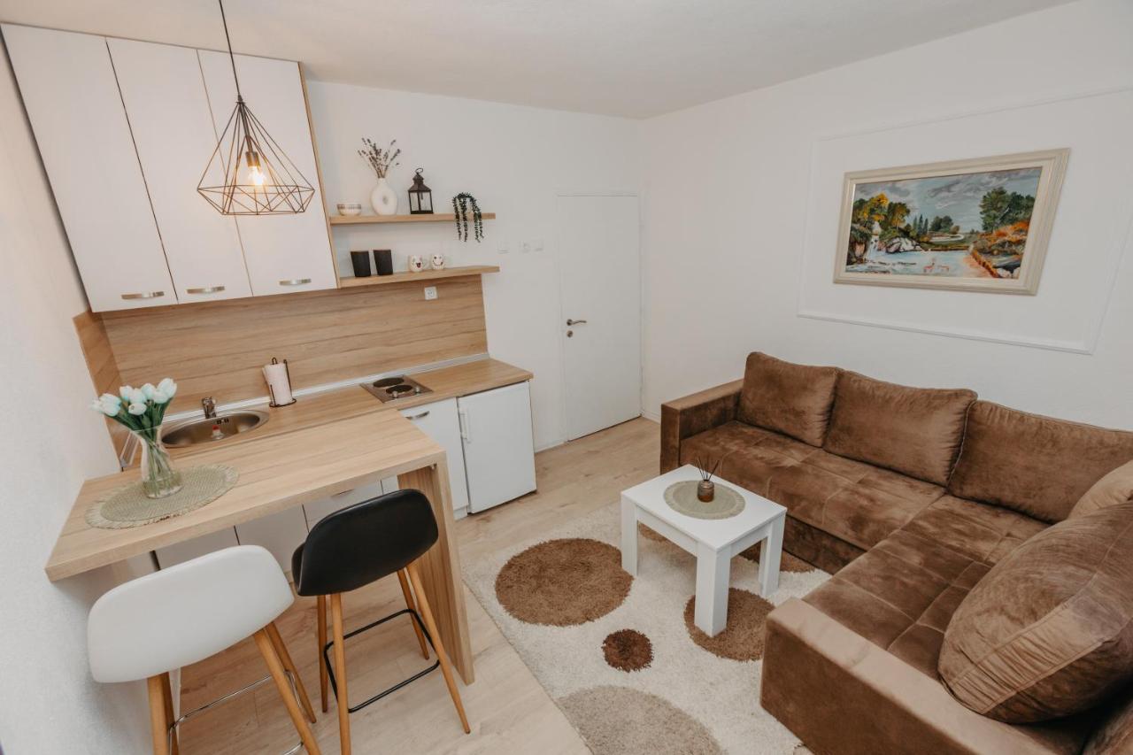 Stan Na Dan Flora Nevesinje Apartment ภายนอก รูปภาพ